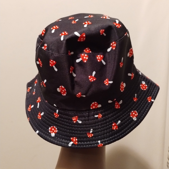 Super Cute Reversible Mushroom Bucket Hat - Picture 3 of 8